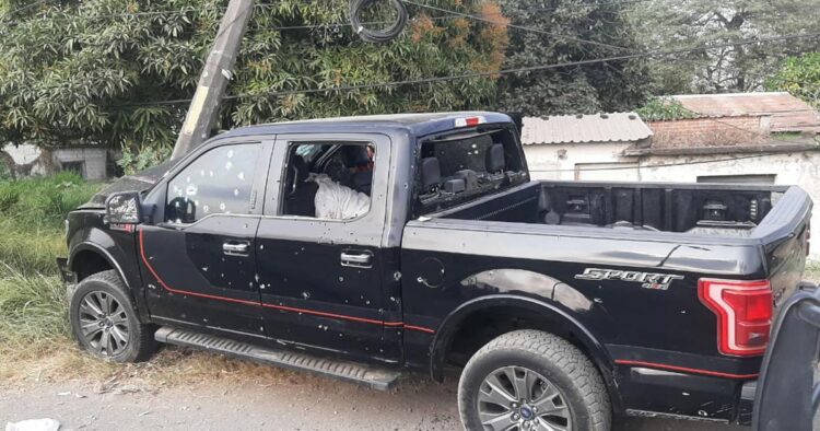 Jóvenes acribillan a familia en Veracruz; entre las víctimas hay dos niños