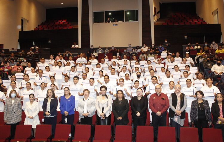 Gradúa la UAT a egresados de la Facultad de Enfermería Tampico