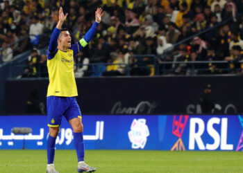 Cristiano Ronaldo debuta en Al-Nassr con triunfo y se pone líder