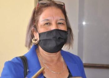 Buscan empleados de maquiladora Kemet alza salarial del 20%