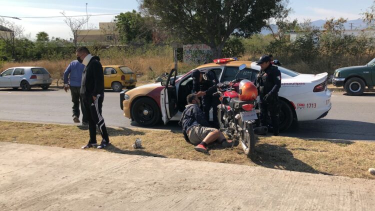 Motociclista herido al derrapar en Av. Carlos A. Avilés