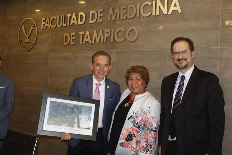 Inicia UAT vinculación con prestigiado centro médico de los Estados Unidos