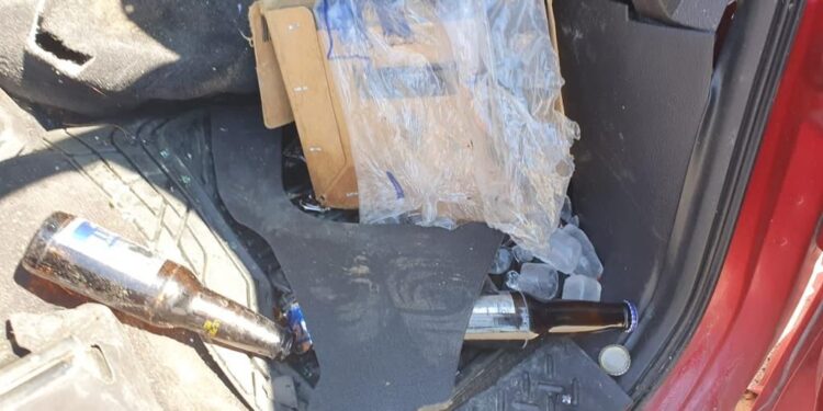 Borracho ocasiona encontronazo vehicular en las calles Ocho y Anaya; 2 heridos