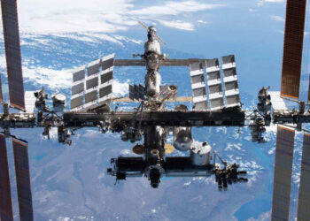 La NASA planea encargar a SpaceX el rescate de tres astronautas varados en la Estación Espacial