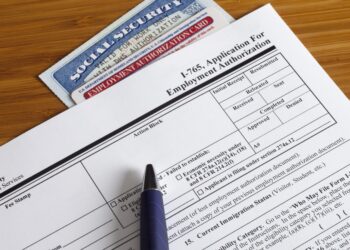 Hay 4.7 millones de casos de personas aguardando si serán aceptadas o deportadas de EU