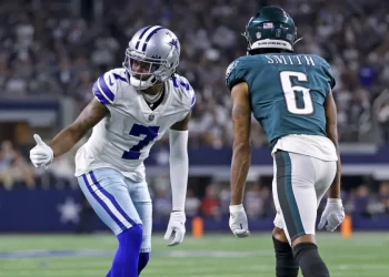 Filadelfia y Dallas van por el liderato de su división en juego final