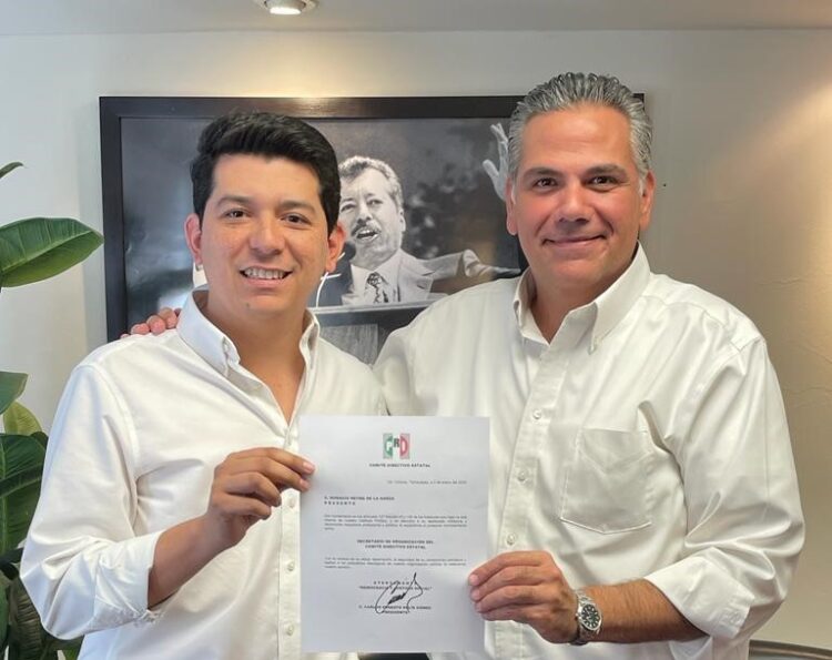 Renueva Carlos Solís estructura del Comité Estatal del PRI