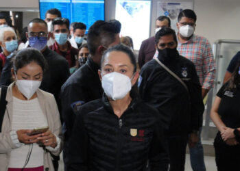 Dan de alta a 26 heridos por choque en Línea 3 del Metro; operarán a 3