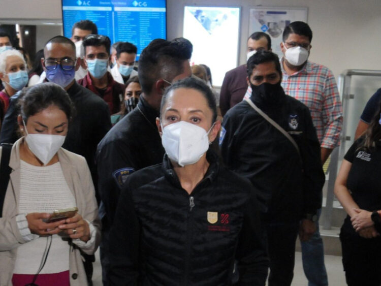 Dan de alta a 26 heridos por choque en Línea 3 del Metro; operarán a 3