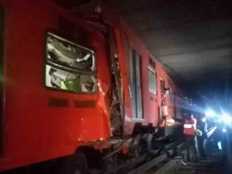 Inician trabajos para retirar trenes tras choque en la Línea 3 y