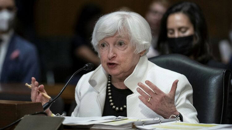 Urge Yellen a Congreso aumentar techo de deuda de EU