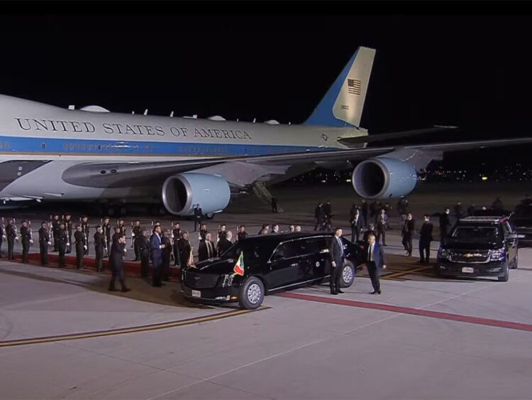 López Obrador recibe a Joe Biden en el AIFA; juntos viajan en “La Bestia”