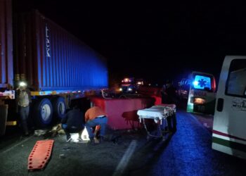 Muere trailero en accidente