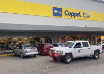 Evacúan Coppel por conato de incendio