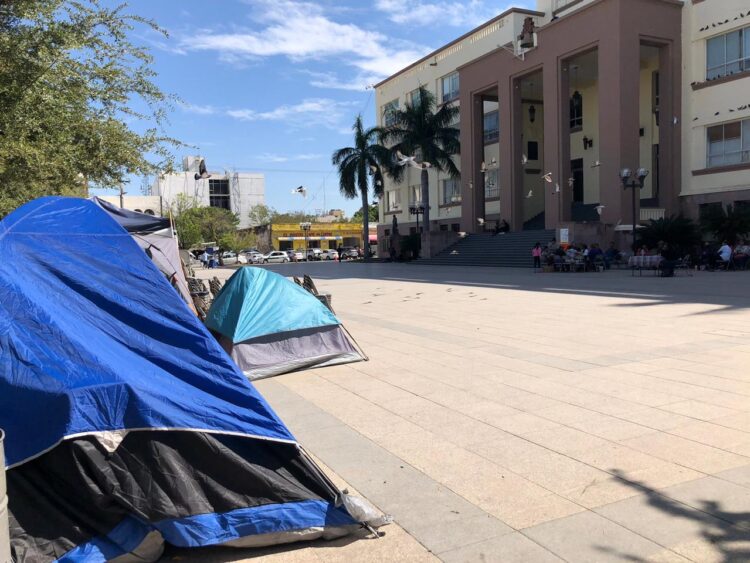 Trabajadores del Ayuntamiento levantarán plantón, acuerdan con el Alcalde Gattás