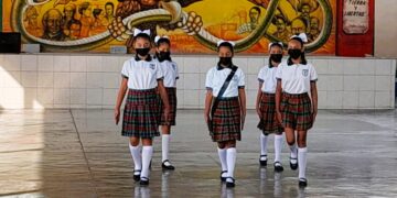 Tiene Educación Física Torneos de Ajedrez y Escoltas