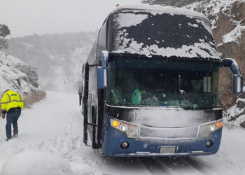 Por fuerte nevada cierran carretera entre Chihuahua y Sonora