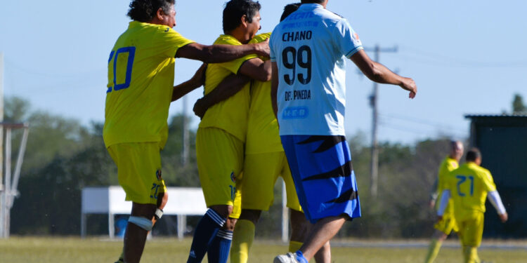 Listas las semifinales de la categoría Oro, en fútbol Veteranos