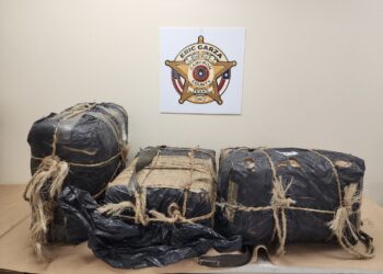 Caen 4 por cruzar droga por el rio Grande