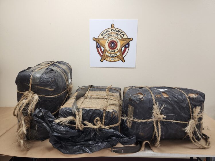 Caen 4 por cruzar droga por el rio Grande