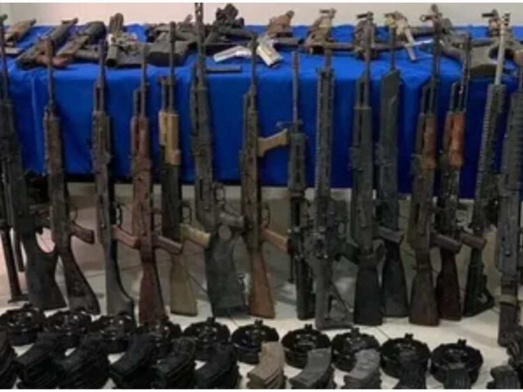 Aseguran casa de ‘Los Chapitos’ en Culiacán; almacenaban un arsenal