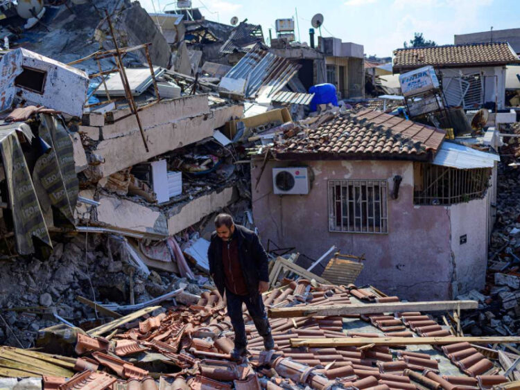 Suman más de 28 mil muertos en Turquía y Siria por fuerte terremoto