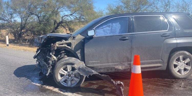 Tres heridos en choque frontal de camionetas en la carretera Victoria-Tampico