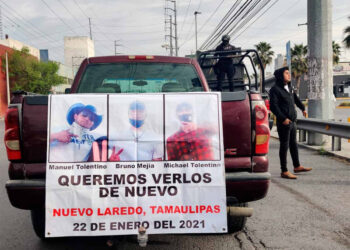 Realizan caravana familiares de desaparecidos en la vía Monterrey-Laredo