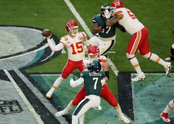 Kansas City derrota 38-35 a Filadelfia y conquista Super Bowl LVII