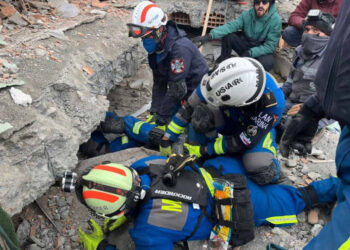 Rescatistas de México han salvado a 4 personas de escombros en Turquía y recuperado 29 cuerpos