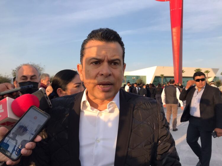 Pide alcalde a COMAPA-Victoria arreglar fugas para evitar desperdicio de agua