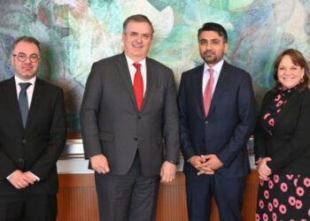 Ebrard augura ‘buenas noticias’ tras reunirse con directivos de Tesla