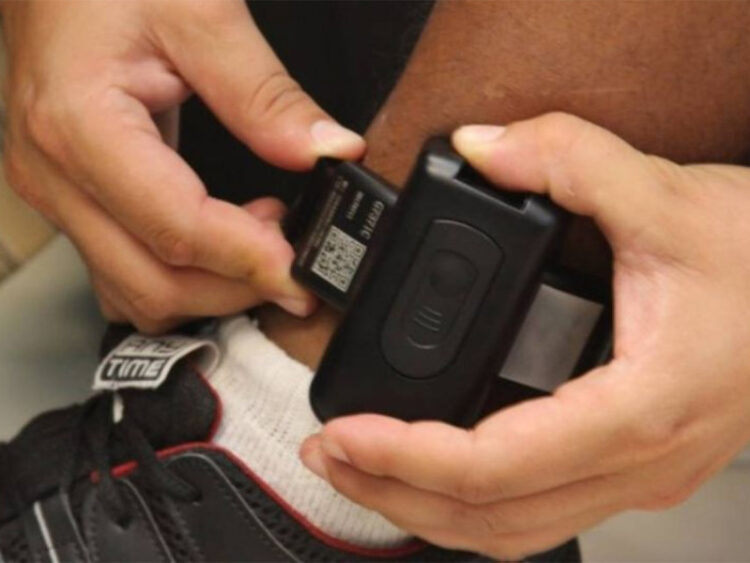 Proponen prisión preventiva en casa con uso de brazaletes electrónicos