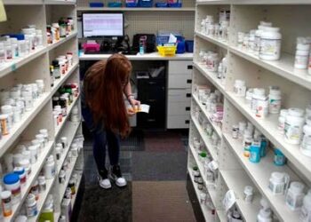 Venden farmacias en México medicinas con fentanilo: LAT