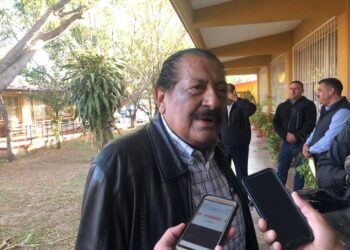 Sale Arnulfo Rodríguez en defensa de 2, 700 maestros a quienes tumbaron antigüedad