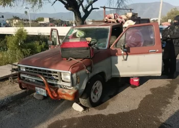 Muere Don Arcadio Rodríguez en su camioneta a un costado del río San Marcos.