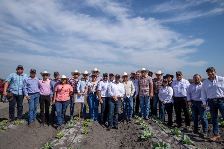 Preside rector ceremonia del Día del Agrónomo y firma de convenios UAT-Empresa