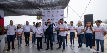Entrega el Rector equipo de RCP a Brigada de Primeros Auxilios de la Preparatoria Mante