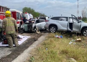 Mueren tres en choque frontal en la ribereña tamaulipeca