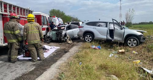 Mueren tres en choque frontal en la ribereña tamaulipeca