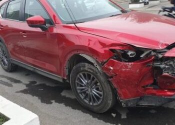 Aparatoso choque deja una mujer herida en 14 y Olivia Ramírez