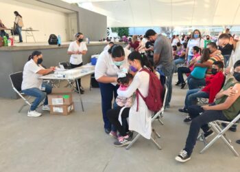 Reactivan vacunación contra Covid-19 para niños de 5 a 11 años en Victoria