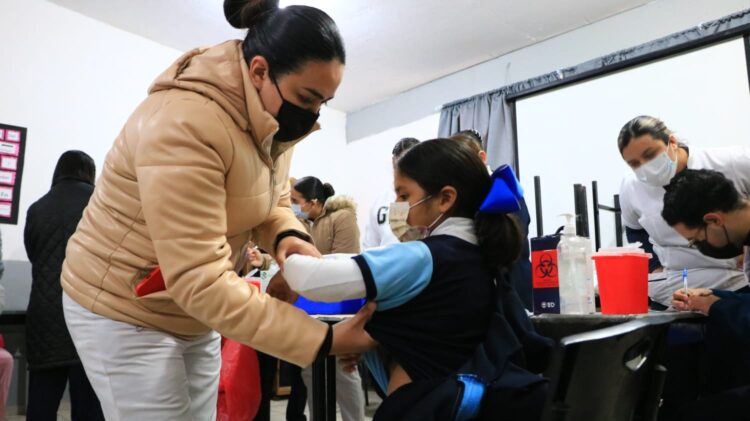Reinicia vacunación anticovid en 44 escuelas de seis municipios de Tamaulipas