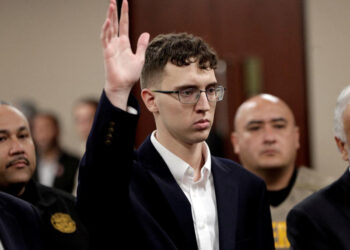 Detenido por tiroteo en El Paso se declara culpable; asesinó a 23 latinos