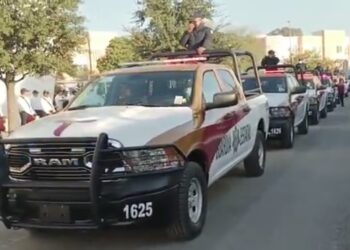 Entrega gobernador patrullas para la Guardia Estatal