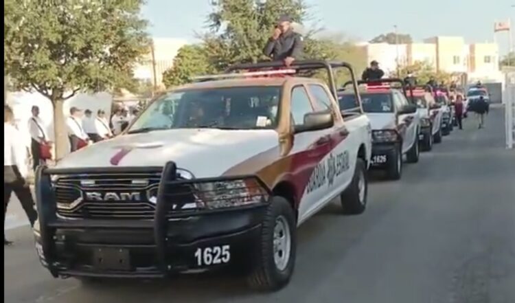 Entrega gobernador patrullas para la Guardia Estatal