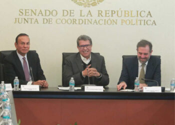 Senadores y consejeros del INE analizan riesgos en plan B de reforma electoral