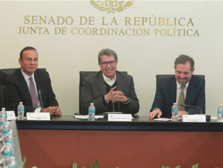 Senadores y consejeros del INE analizan riesgos en plan B de reforma electoral