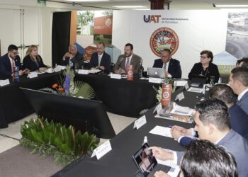 Rector y directores de la UAT evalúan 74 programas académicos y proyectos de investigación