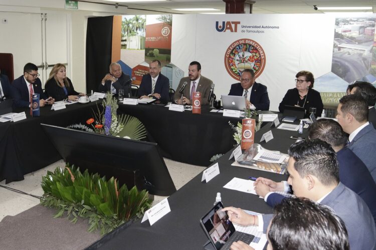 Rector y directores de la UAT evalúan 74 programas académicos y proyectos de investigación